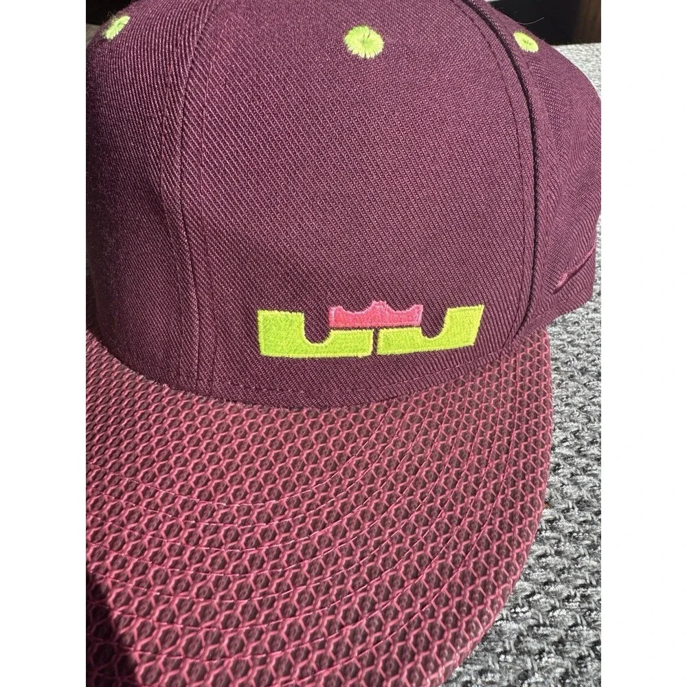 Nike True Lebron James Snap Back Hat Cap King Crown Logo One Size Burgundy NEW